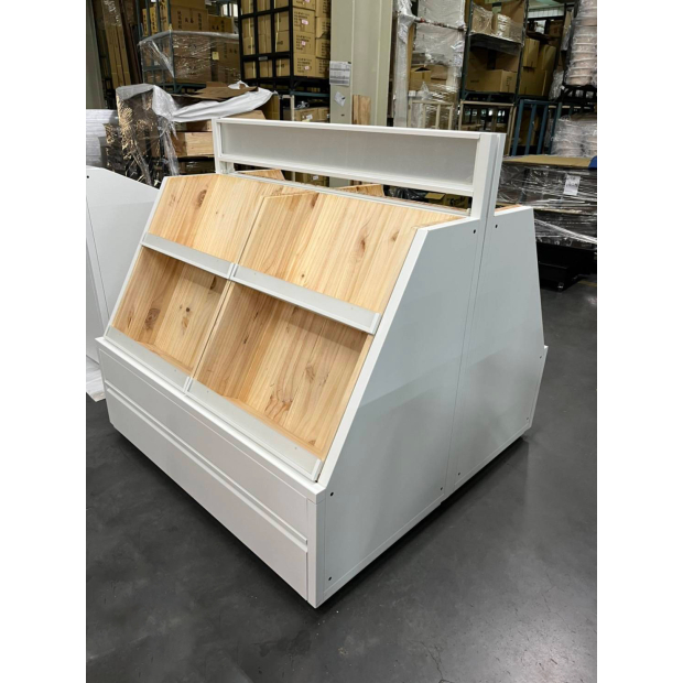 Liquor Store Display Shelving_3_-Qiao Song.jpg
