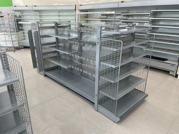 Convenience store display shelving layout